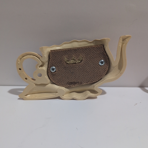 This vintage Burwood Products teapot kitchen wall art (set of 2), features a cha - Picture 4 of 5